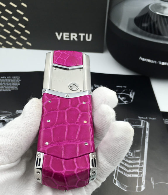 Vertu Signature S  Authentic Alligator Ladies Business Luxury Keypad Mobile Phone