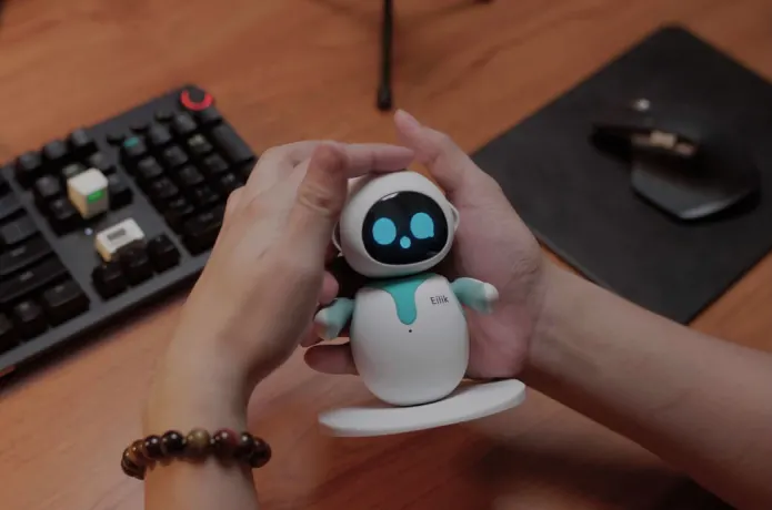 Eilik Your Ultimate Robot Companion for Fun, Laughter, and Lifelike Expressions