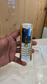 Vertu Signatur e White 18Ct Gold Keypad Model