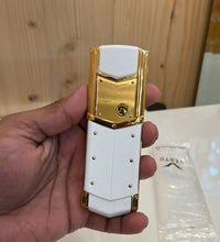 Vertu Signatur e White 18Ct Gold Keypad Model