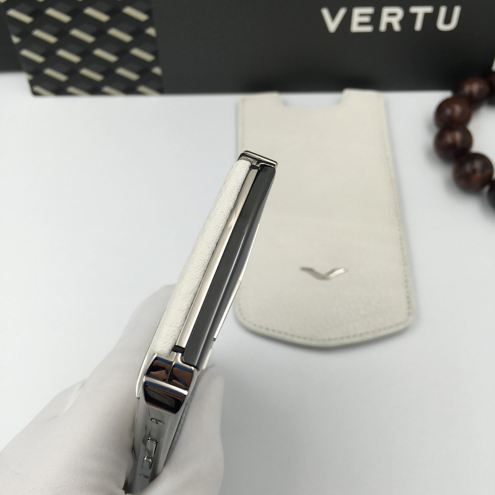 VERTU ASTER P WHITE Silver Calf Hide Dual Sim Card Phone