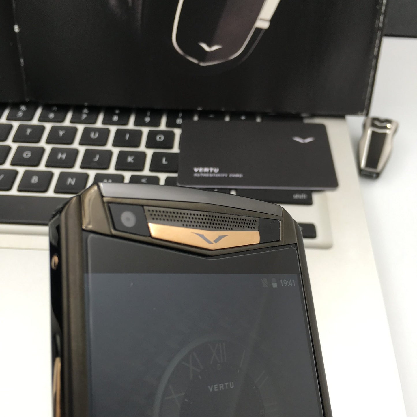 Vertu ASTER P OSTRICH Black Gold Dual Sim Business Luxury Mobile Phone