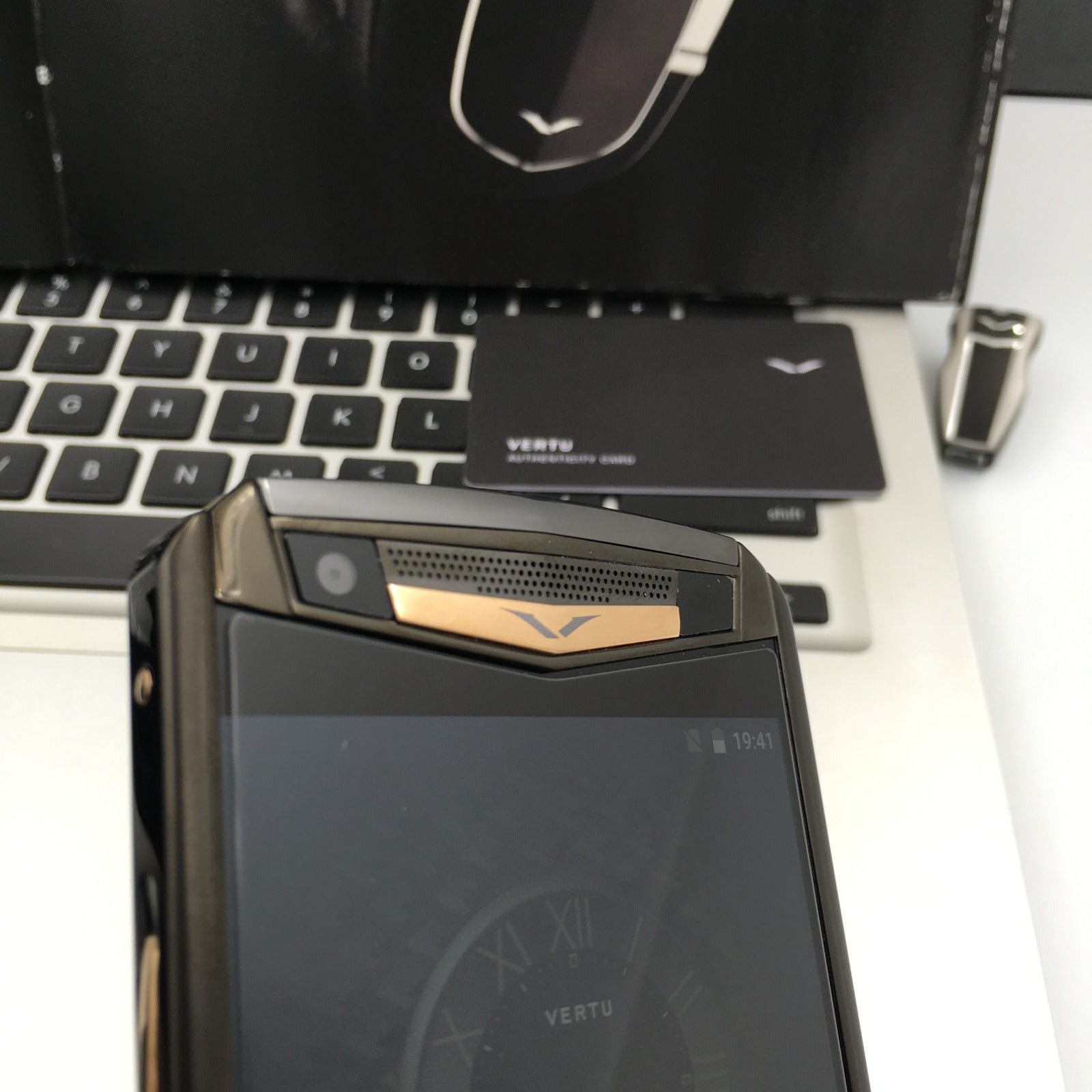 Vertu ASTER P OSTRICH Black Gold Dual Sim Business Luxury Mobile Phone