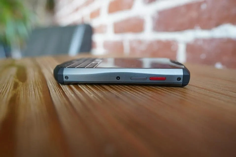 Unihertz Titan pocket Rugged Smart Phone