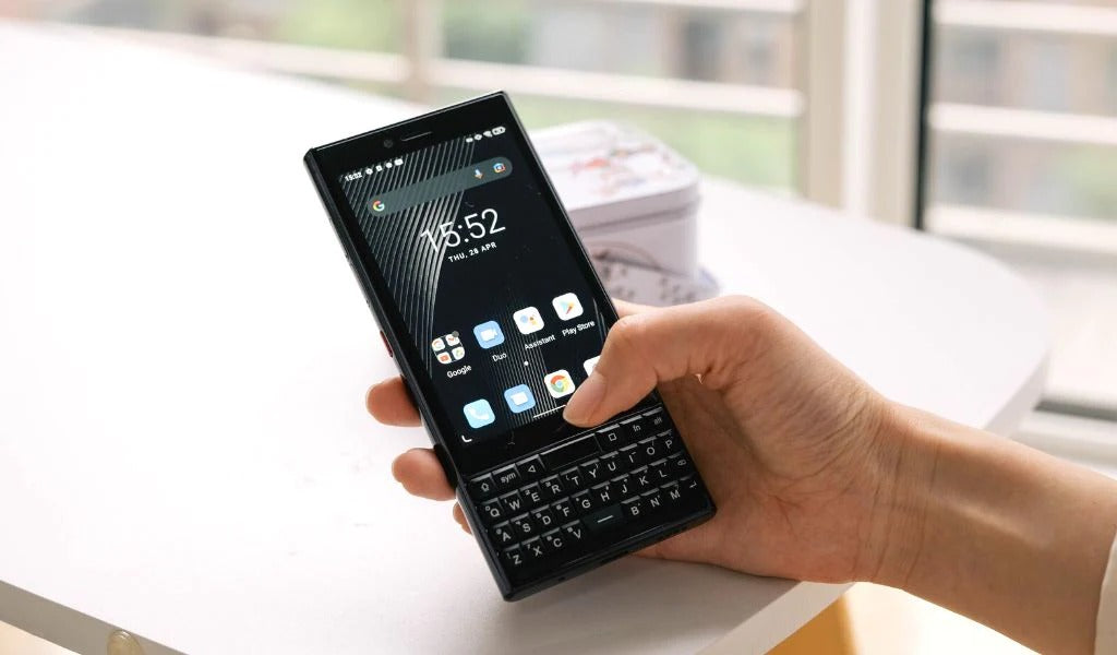 Unihertz Titan Silm Smartphone sleek qwerty