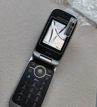 Original Sony Ericsson Z610 Flip Phone