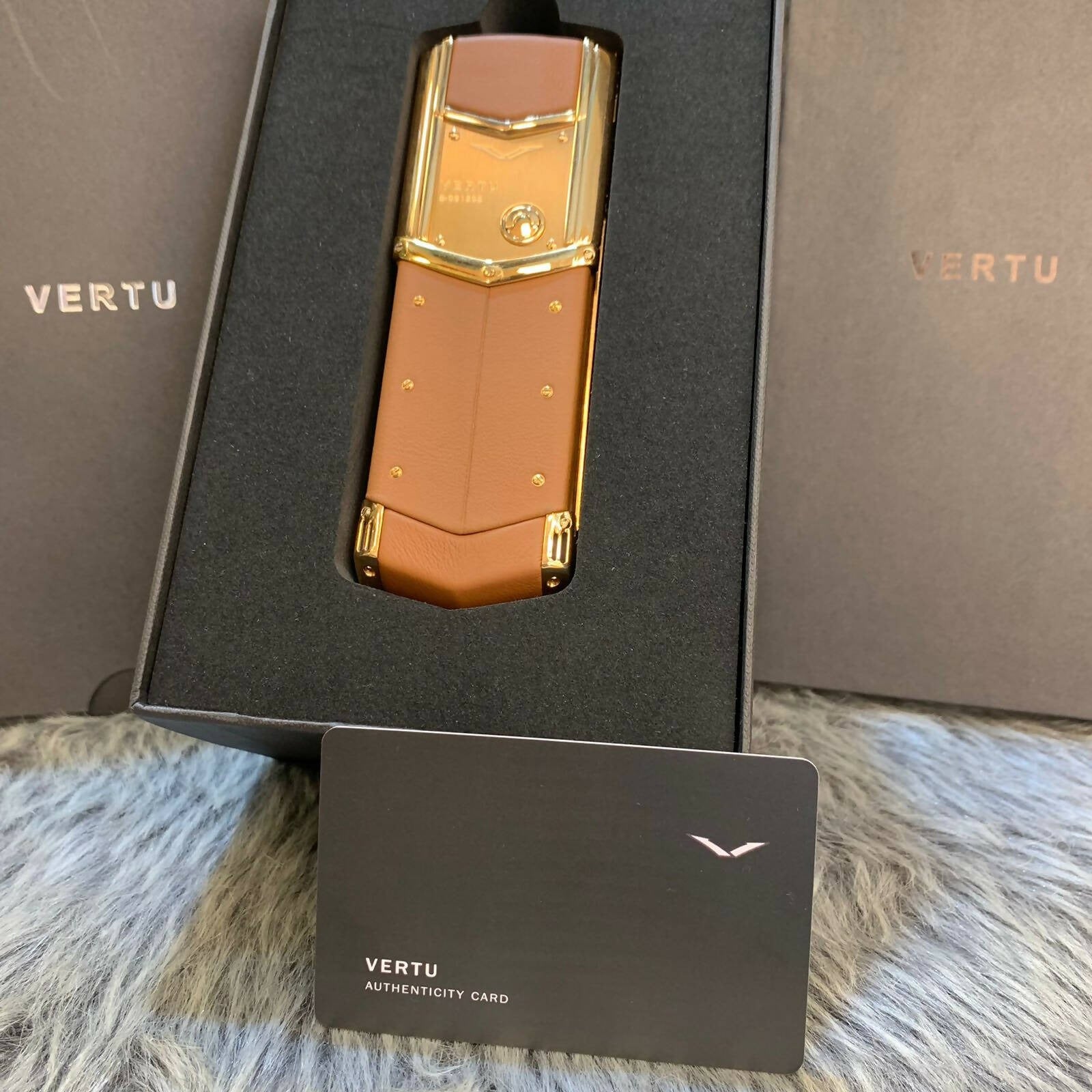 Vertu Signature S Camel Brown Leather Keypad Button Mobile Phone