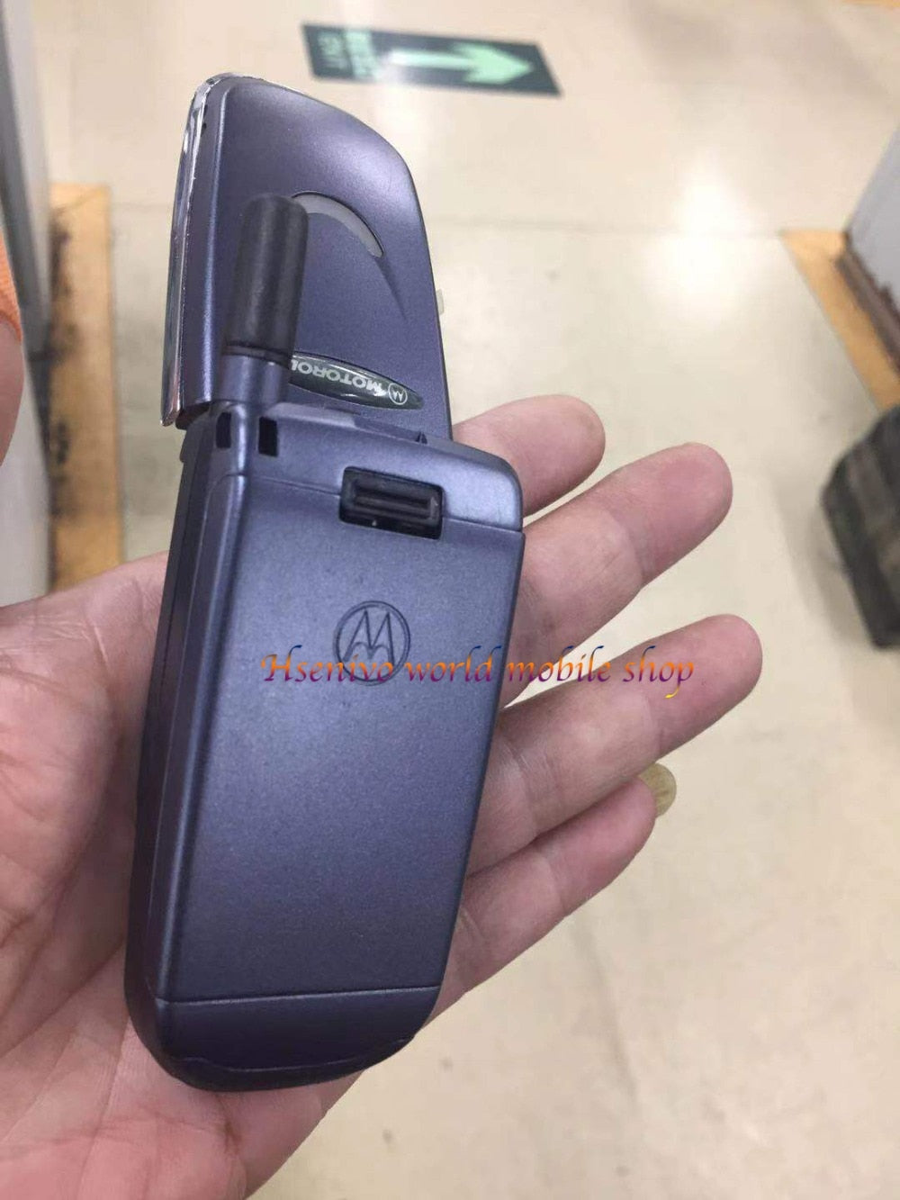 Motorola V8088 Retro Flip Phone