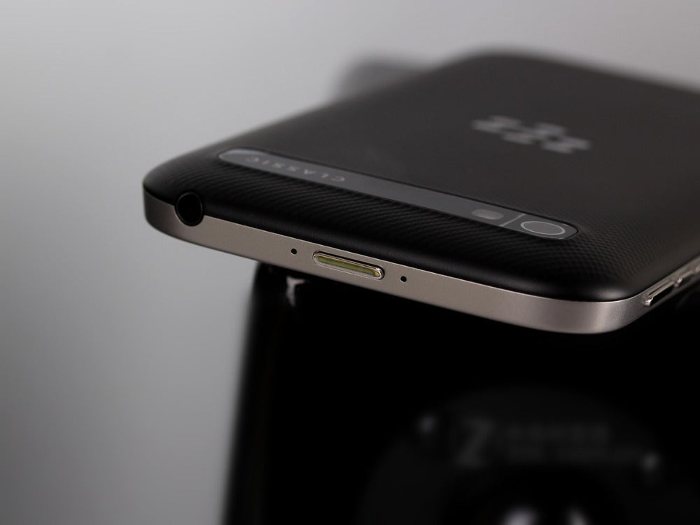 Blackberry Q20 Classic Original Dual Core 16GB ROM 2GB RAM 4G LTE - astore.in