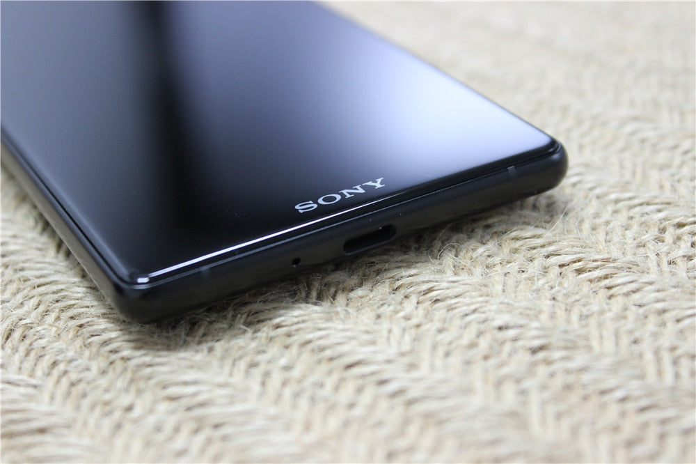 Sony Xperia XZ2 RAM 4GB ROM 64GB 19MP Camera - astore.in