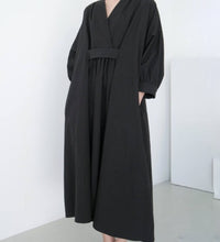 Black Loose Casual Dress Japanese-Style Simple Long-Sleeved Hedging Temperament College Female V-Neck Maxi 2021 New