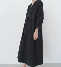 Black Loose Casual Dress Japanese-Style Simple Long-Sleeved Hedging Temperament College Female V-Neck Maxi 2021 New